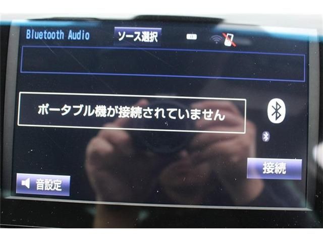 TOYOTA CAMRY HYBRID 2018 Image 31