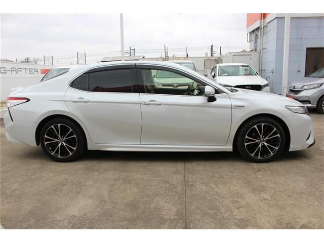 TOYOTA CAMRY HYBRID 2018 Image 31