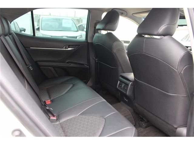 TOYOTA CAMRY HYBRID 2018 Image 31