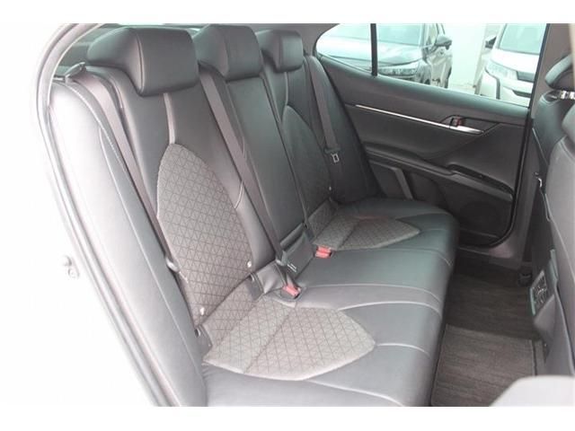 TOYOTA CAMRY HYBRID 2018 Image 31