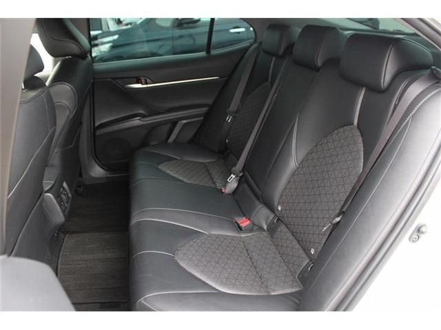 TOYOTA CAMRY HYBRID 2018 Image 31