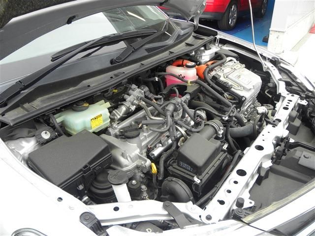 TOYOTA COROLLA FIELDER HYBR 2017 Image 31