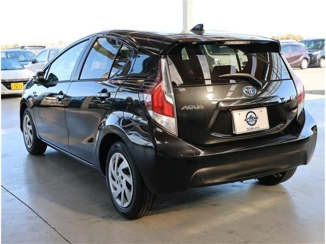 TOYOTA AQUA 2015 Image 31