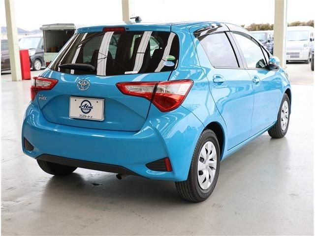 TOYOTA VITZ 2017 Image 31