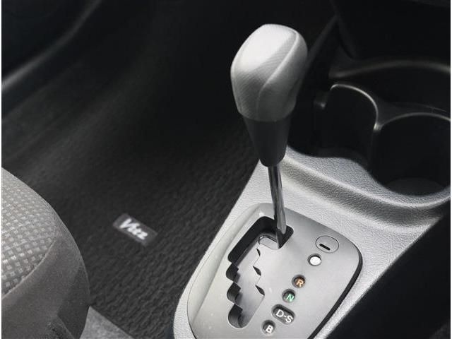 TOYOTA VITZ 2017 Image 31