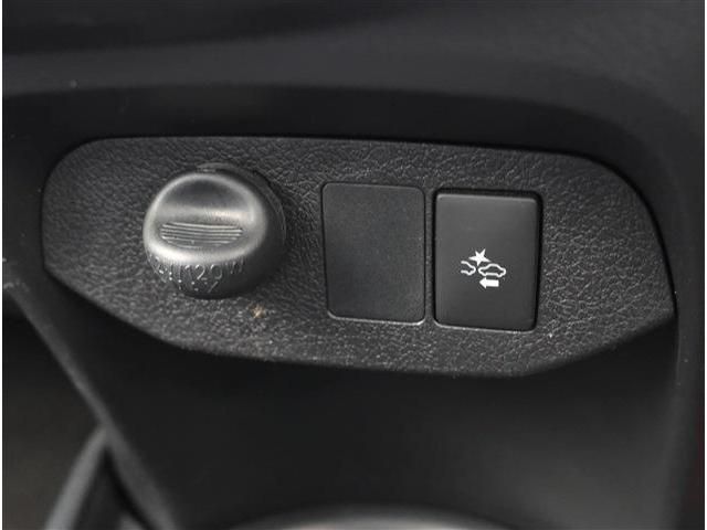 TOYOTA VITZ 2017 Image 31