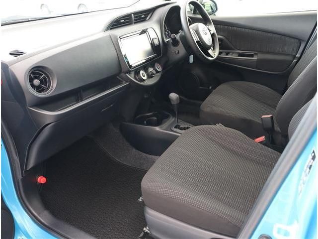 TOYOTA VITZ 2017 Image 31