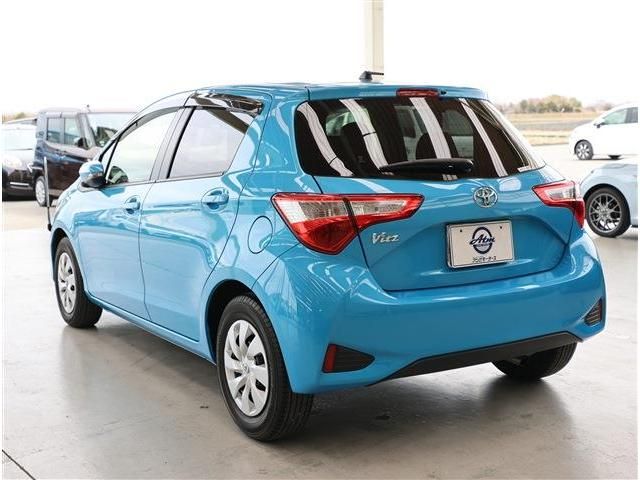 TOYOTA VITZ 2017 Image 31