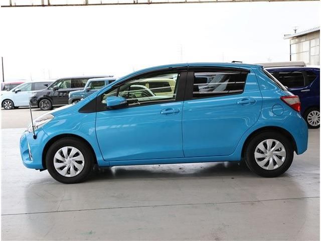TOYOTA VITZ 2017 Image 31
