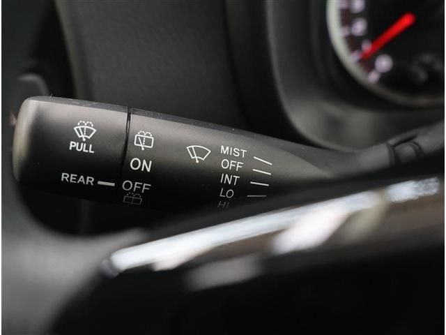 TOYOTA VITZ 2017 Image 31