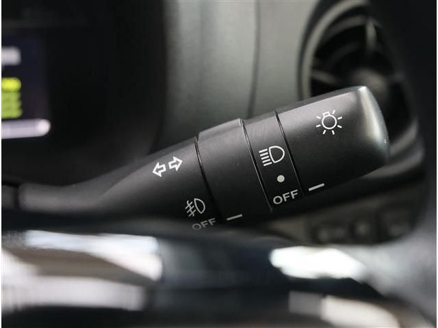 TOYOTA VITZ 2017 Image 31