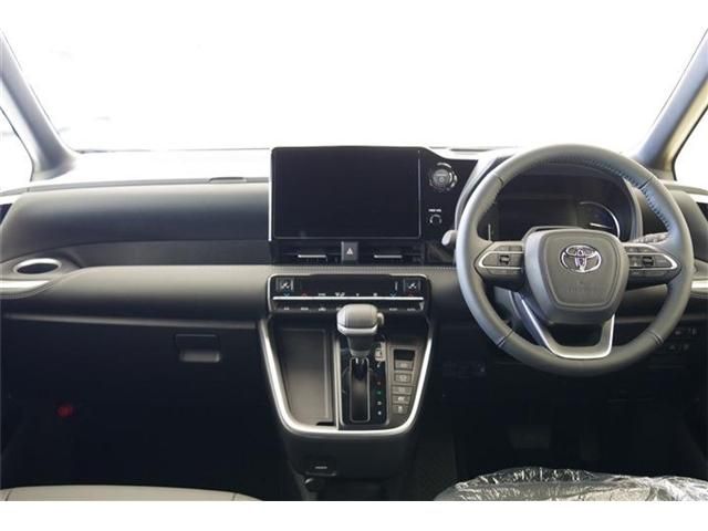 TOYOTA NOAH HYBRID 2026 Image 31