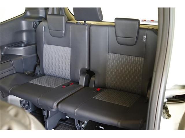 TOYOTA NOAH HYBRID 2026 Image 31