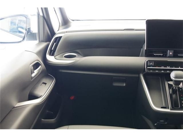 TOYOTA NOAH HYBRID 2026 Image 31