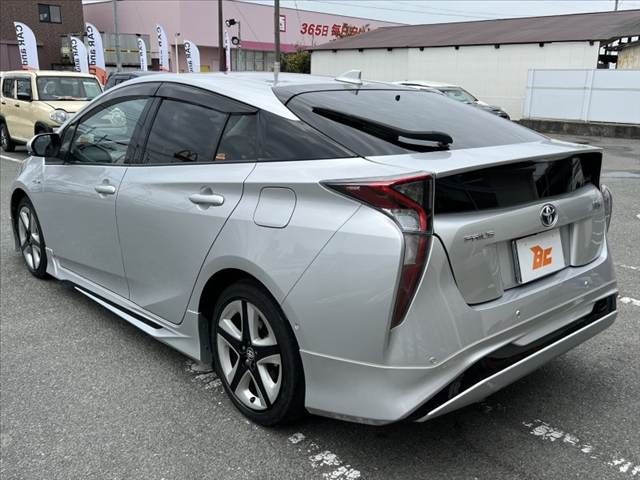 TOYOTA PRIUS 2016 Image 31