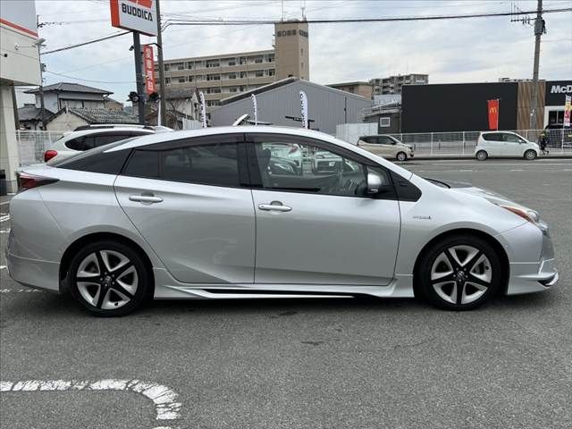 TOYOTA PRIUS 2016 Image 31
