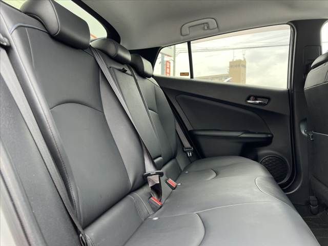 TOYOTA PRIUS 2016 Image 31