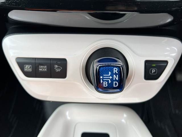 TOYOTA PRIUS 2016 Image 31