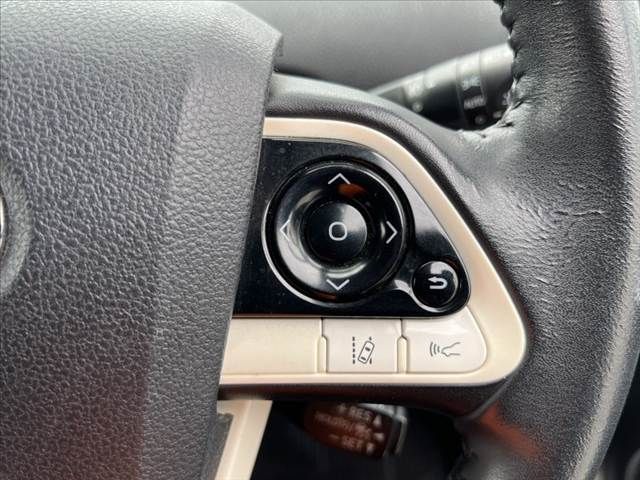 TOYOTA PRIUS 2016 Image 31