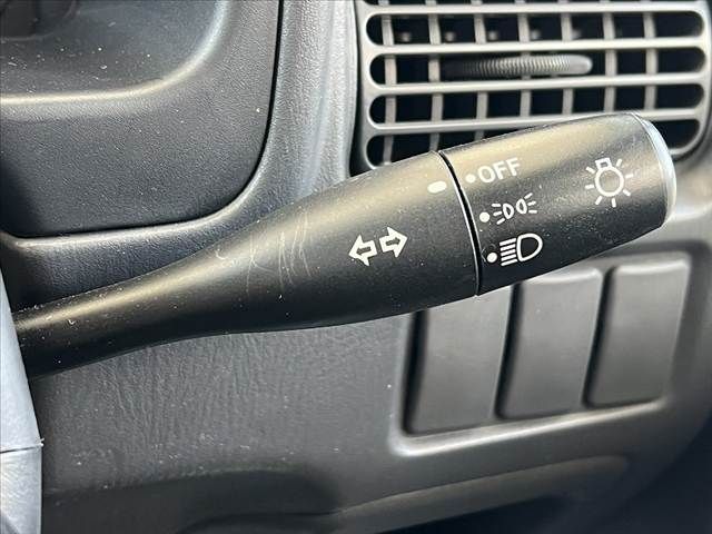 SUBARU SAMBAR TRUCK 4WD 2003 Image 31