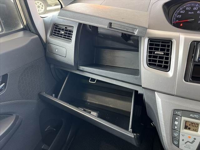 DAIHATSU MOVE CUSTOM 2012 Image 31