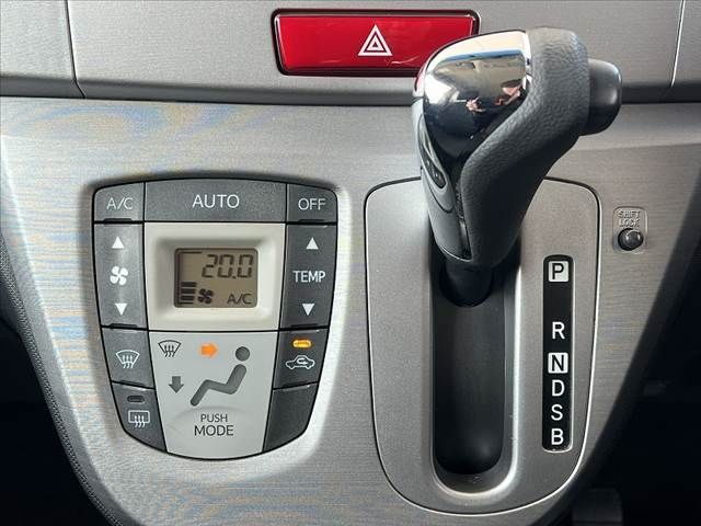 DAIHATSU MOVE CUSTOM 2012 Image 31