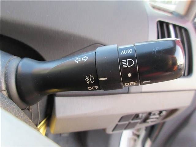 TOYOTA PRIUS 2010 Image 31