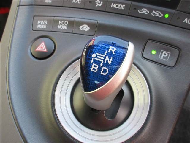 TOYOTA PRIUS 2010 Image 31