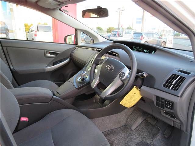 TOYOTA PRIUS 2010 Image 31