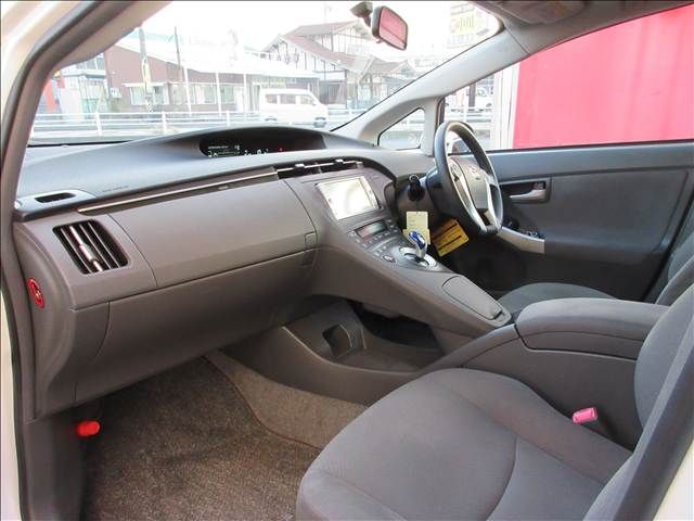 TOYOTA PRIUS 2010 Image 31