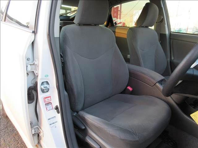 TOYOTA PRIUS 2010 Image 31