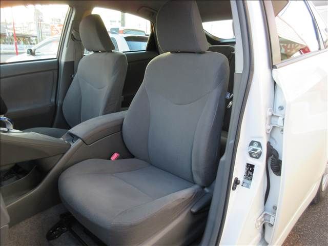 TOYOTA PRIUS 2010 Image 31