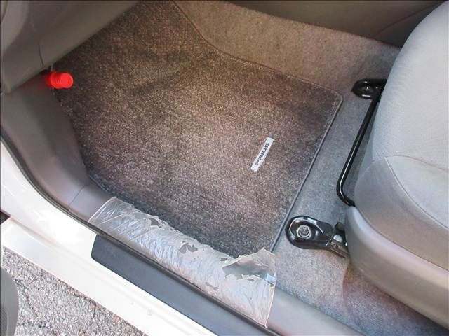 TOYOTA PRIUS 2010 Image 31