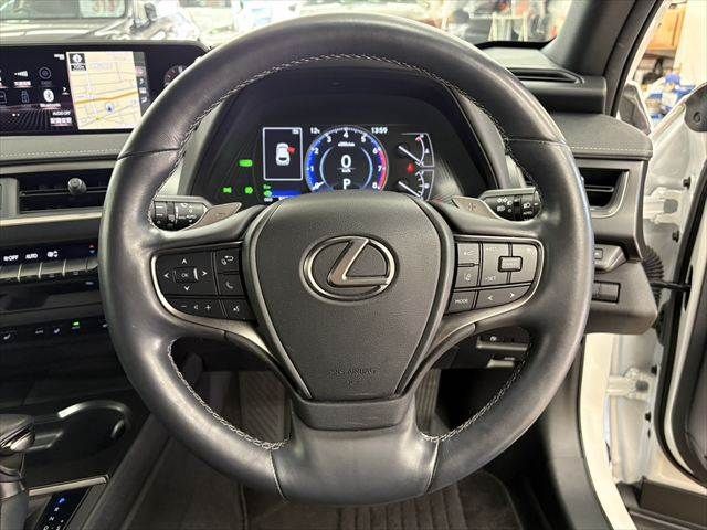 TOYOTA LEXUS UX250H 2021 Image 31