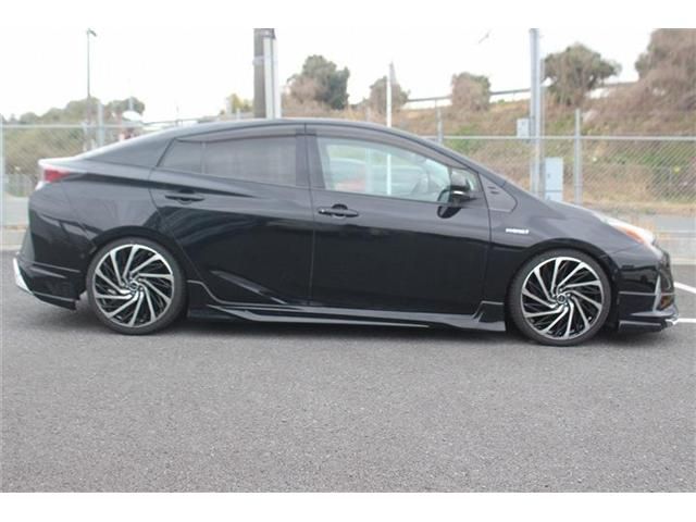 TOYOTA PRIUS 2016 Image 31