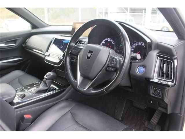 TOYOTA CROWN SEDAN HYBRID 2019 Image 31