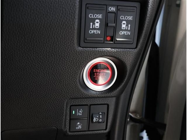 HONDA N BOX CUSTOM 2023 Image 31