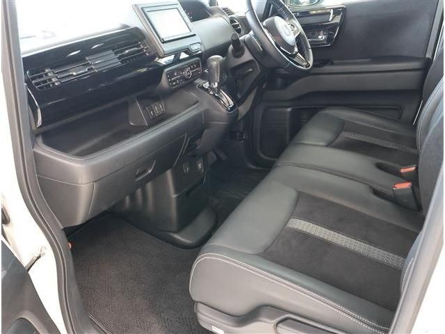 HONDA N BOX CUSTOM 2023 Image 31