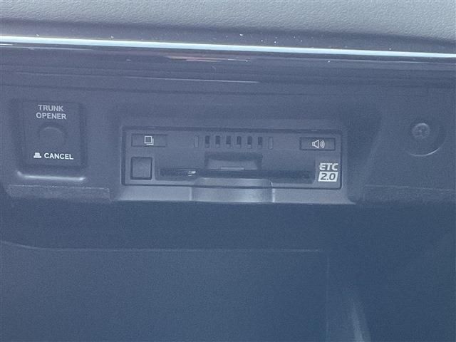 TOYOTA CROWN SEDAN HYBRID 2019 Image 31