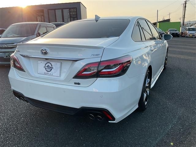 TOYOTA CROWN SEDAN HYBRID 2019 Image 31