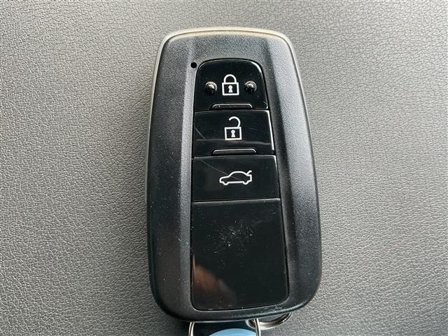 TOYOTA CROWN SEDAN HYBRID 2019 Image 31