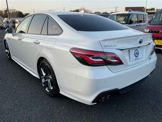 TOYOTA CROWN SEDAN HYBRID 2019 Image 31