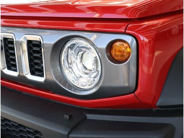 SUZUKI JIMNY NOMADE 2025 Image 31