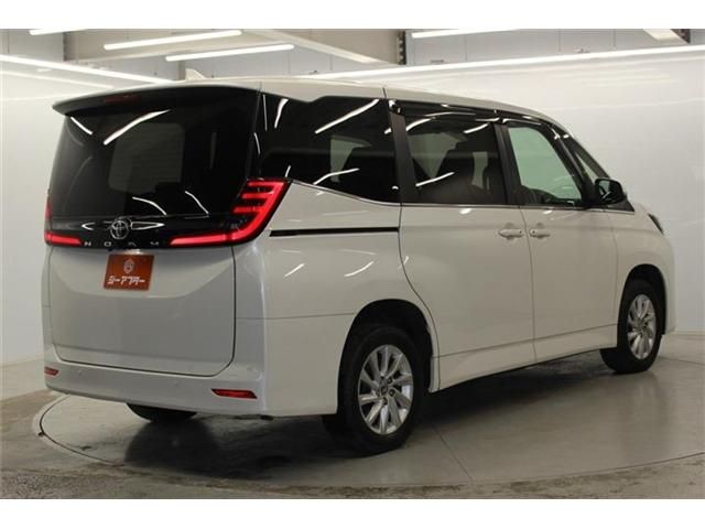 TOYOTA NOAH 4WD 2023 Image 31