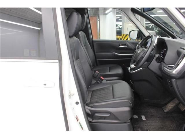 TOYOTA NOAH 4WD 2023 Image 31