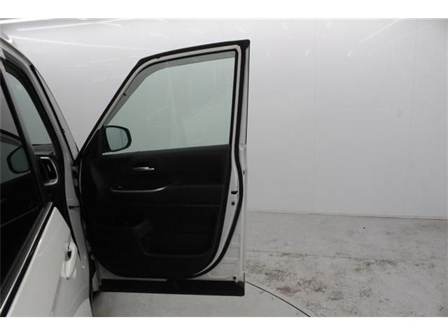 TOYOTA NOAH 4WD 2023 Image 31