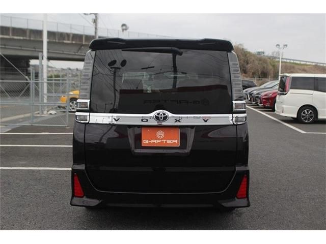 TOYOTA VOXY 2017 Image 31