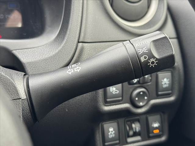 NISSAN NOTE 2017 Image 31