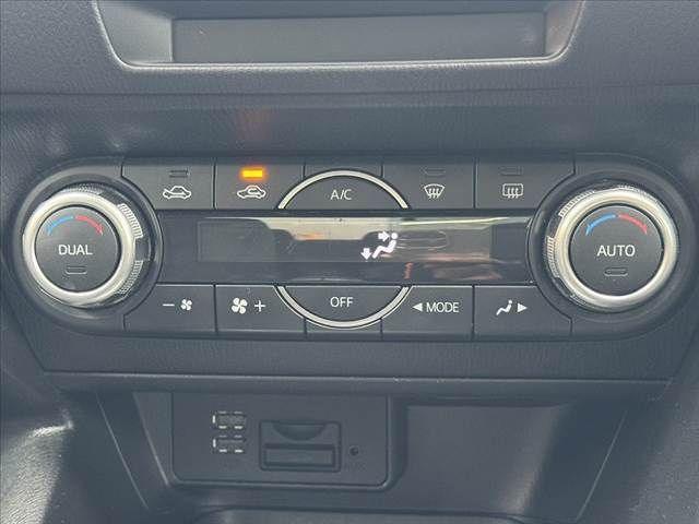 MAZDA AXELA SEDAN 2014 Image 31