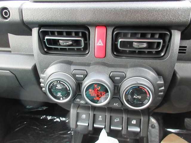 SUZUKI JIMNY NOMADE 2026 Image 31